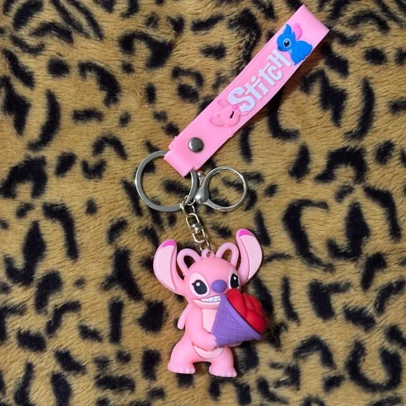 Valentines Stitch Keychain🌹 - Picture 2 of 3